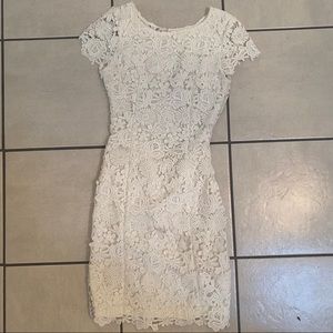 LULU’S WHITE MINI DRESS✨✨✨✨✨